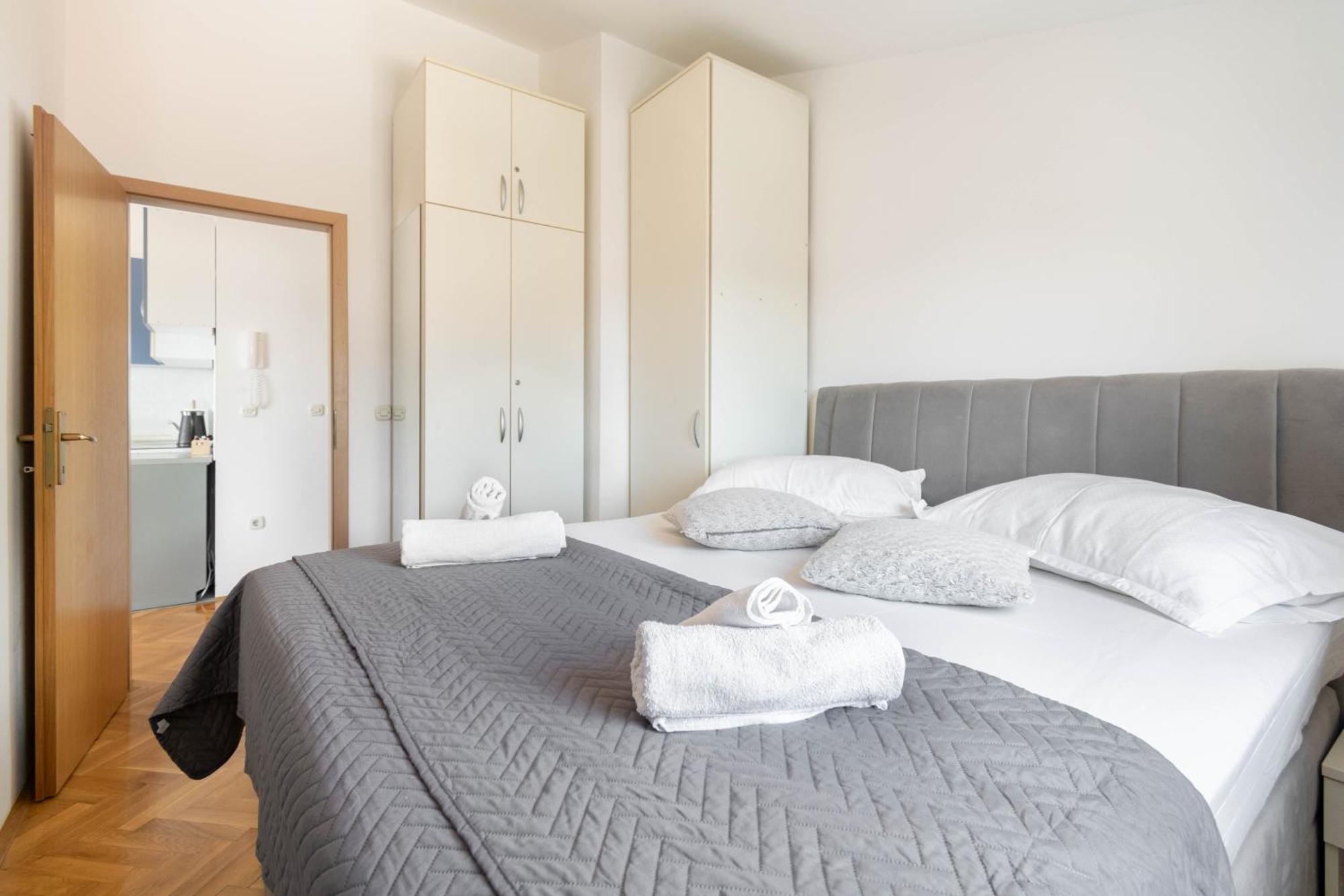 Apartment 30 M From Beach,Makarska,Marija Bagian luar foto